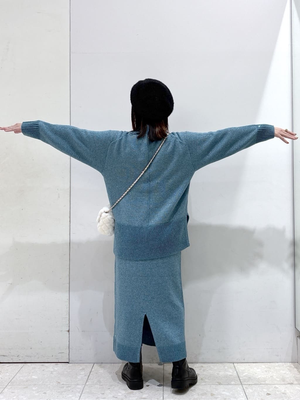 mameさんの「OPAQUE.CLIP｜ラメスパンコールナロースカート／セットアップ対応可【洗濯機OK】」を使ったコーディネート