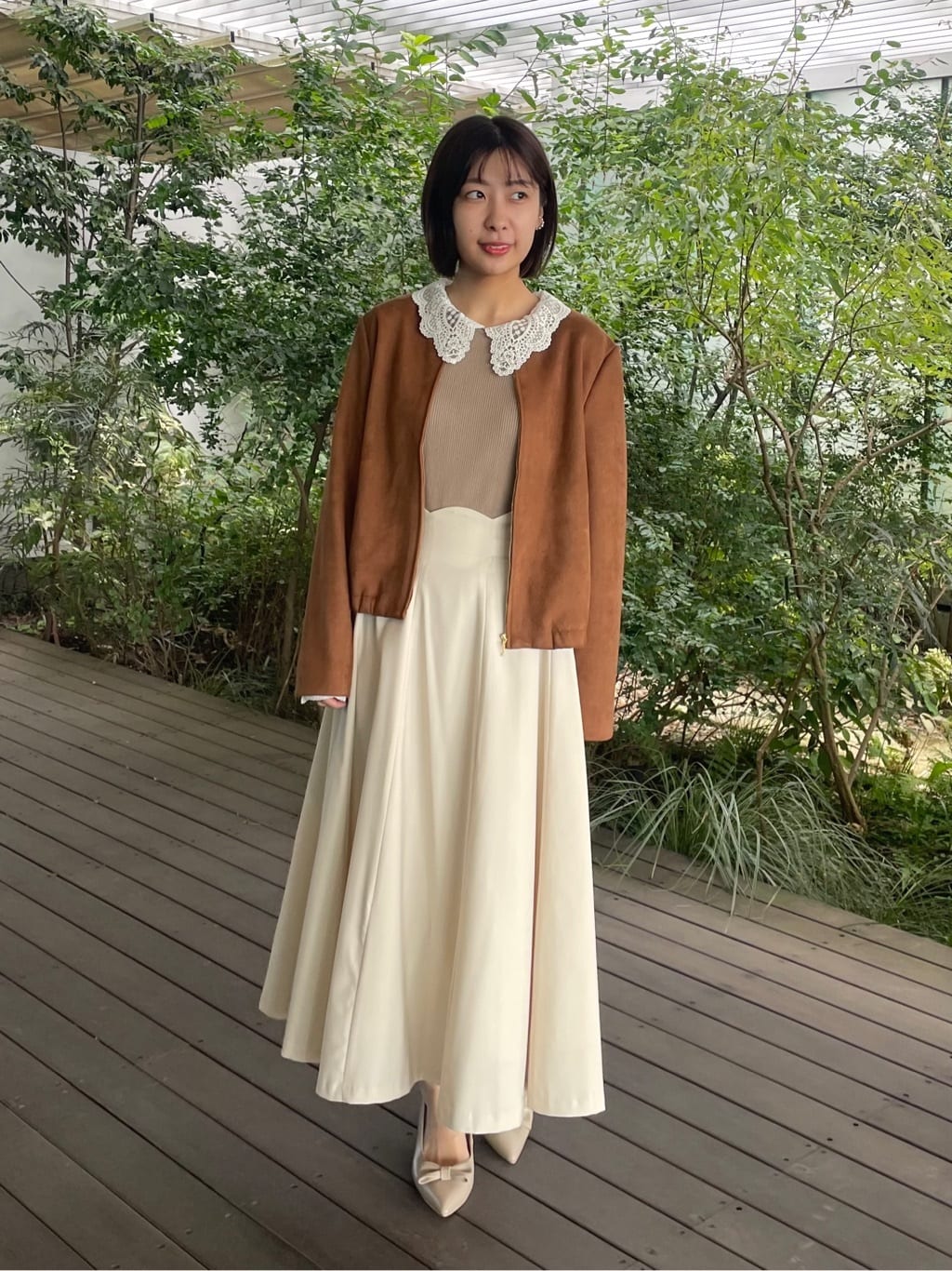 abeさんの「Couture brooch｜【通勤・大人上品】スエード調ダンボール ノーカラージャケット」を使ったコーディネート