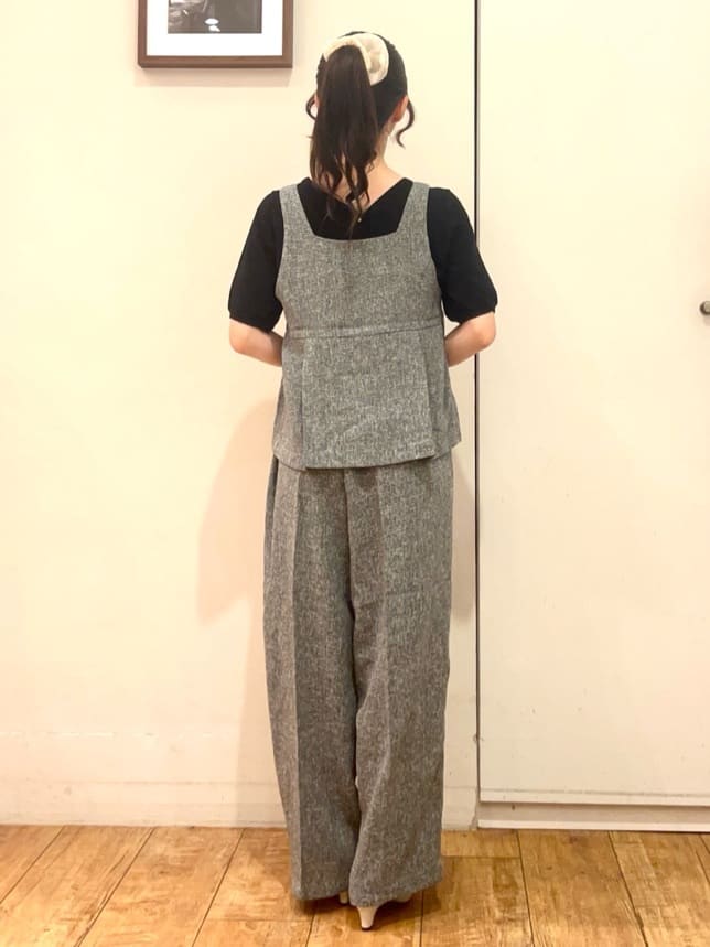 AIRIさんの「SHOO･LA･RUE｜【2点セット】着るだけで決まる クラシカルなツイード調セットアップ」を使ったコーディネート