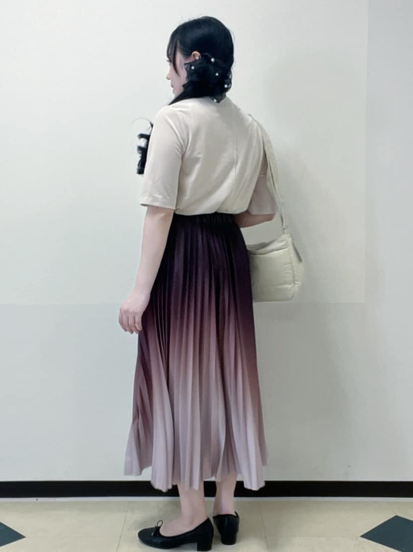 Hitomiさんの「index｜《andGIRL掲載》ベロアボクシーTシャツ【洗濯機洗い可】」を使ったコーディネート