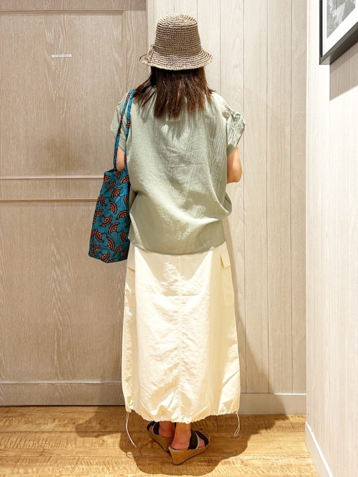 yukaさんの「SHOO･LA･RUE｜【S-LL】さらシャリコットン 上品なシアー感のデザインシャツ」を使ったコーディネート