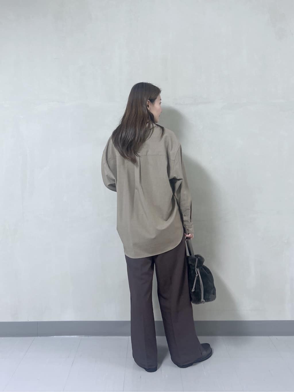takaさんの「INDIVI｜Comfy SET UP｜イージーストレートワイドパンツ【セットアップ対応／通勤/カセット服】」を使ったコーディネート