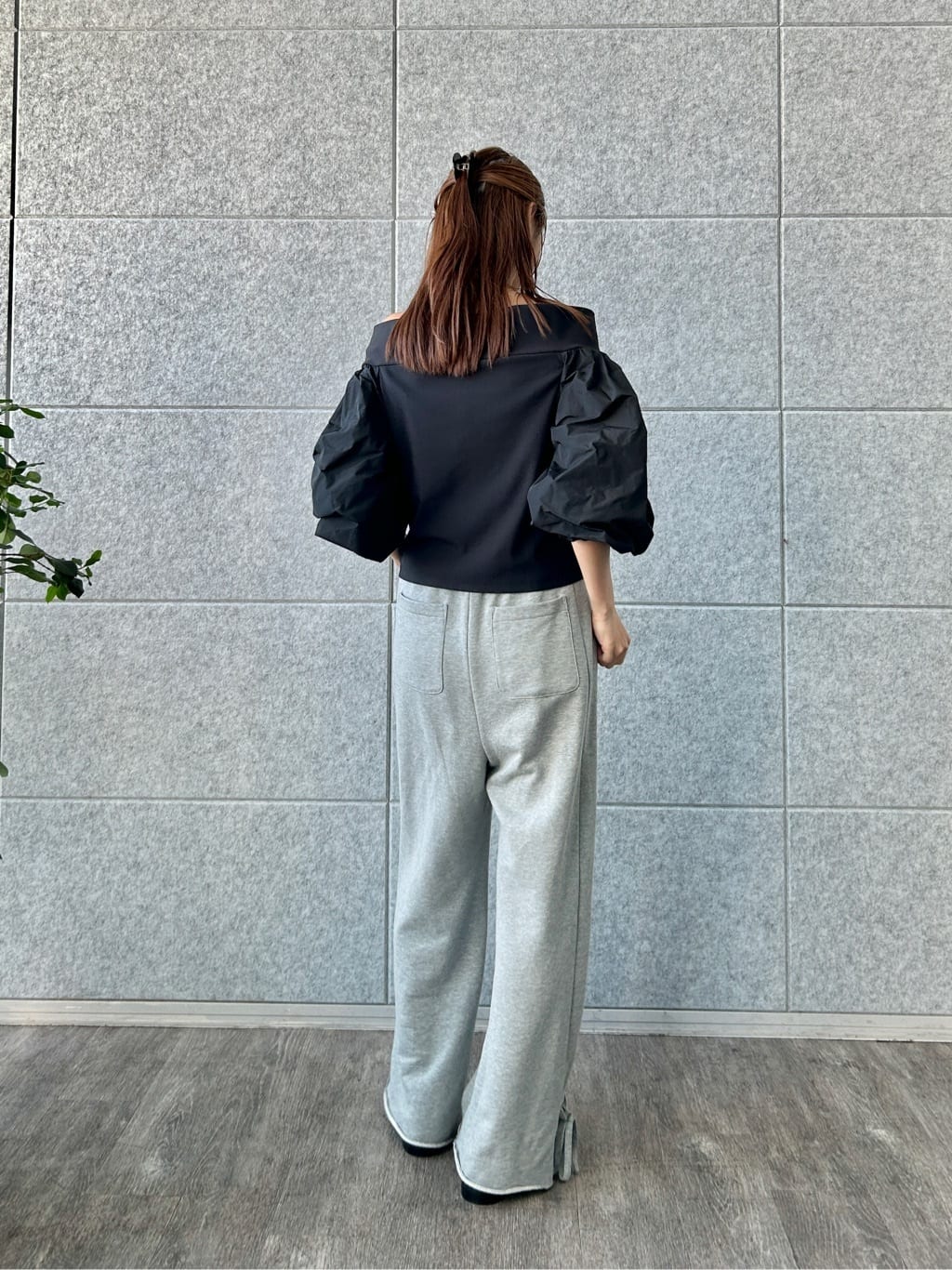 harunaさんの「CODE A｜puff glow off top」を使ったコーディネート