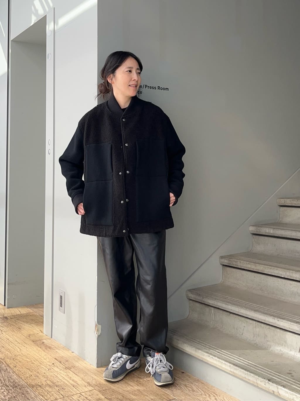 神野（jinno）さんの「TAKEO KIKUCHI｜【Air Palette Knit】ワンポイント カラーニット プルオーバー」を使ったコーディネート