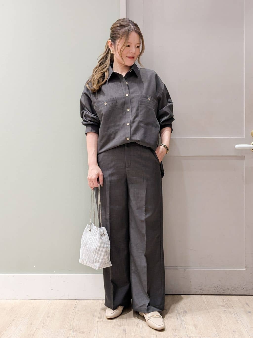 kuwawaさんの「grove｜【カセット服/選べる着丈】洗濯機で洗えるオーバーシャツ」を使ったコーディネート