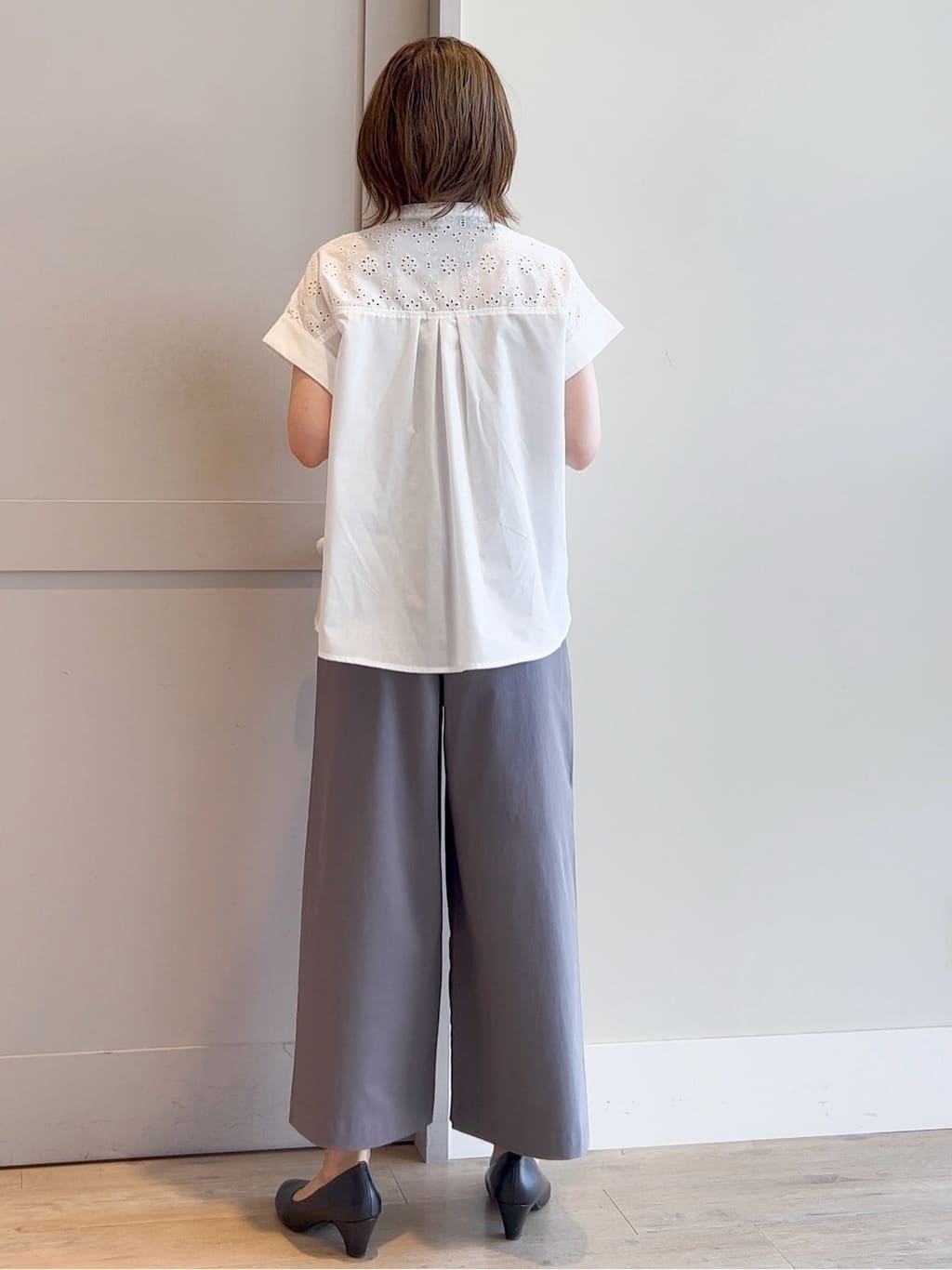 yamakoさんの「grove｜涼やかさと上品さを兼ね備えた　レースシャツブラウス」を使ったコーディネート
