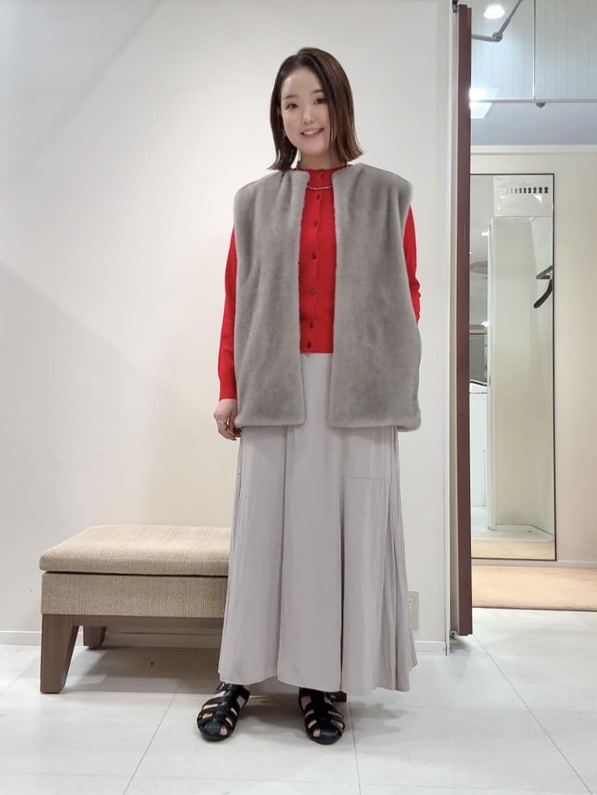 YUIさんの「UNTITLED｜【トレンド/ジレ】フェイクファーベスト」を使ったコーディネート
