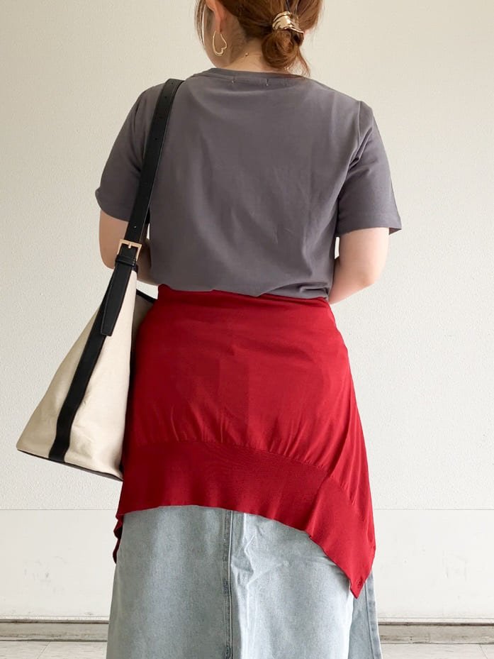 MIPPOさんの「index｜スパンコール刺繍ロゴTシャツ【洗濯機洗い可／接触冷感／UVケア】」を使ったコーディネート