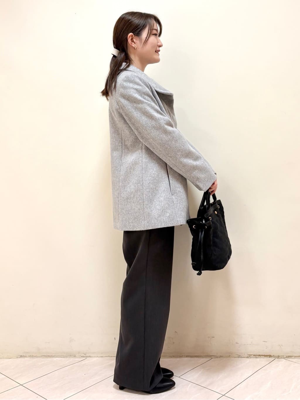 mikiさんの「Reflect｜【ウエスト総ゴム／セットアップ可】フルレングスストレートパンツ」を使ったコーディネート