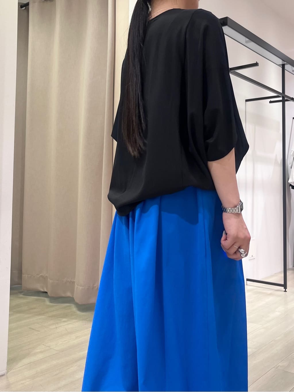 hasuさんの「INDIVI｜【体型カバー/SETUP可能】ジョーゼット　ドルマンブラウス」を使ったコーディネート