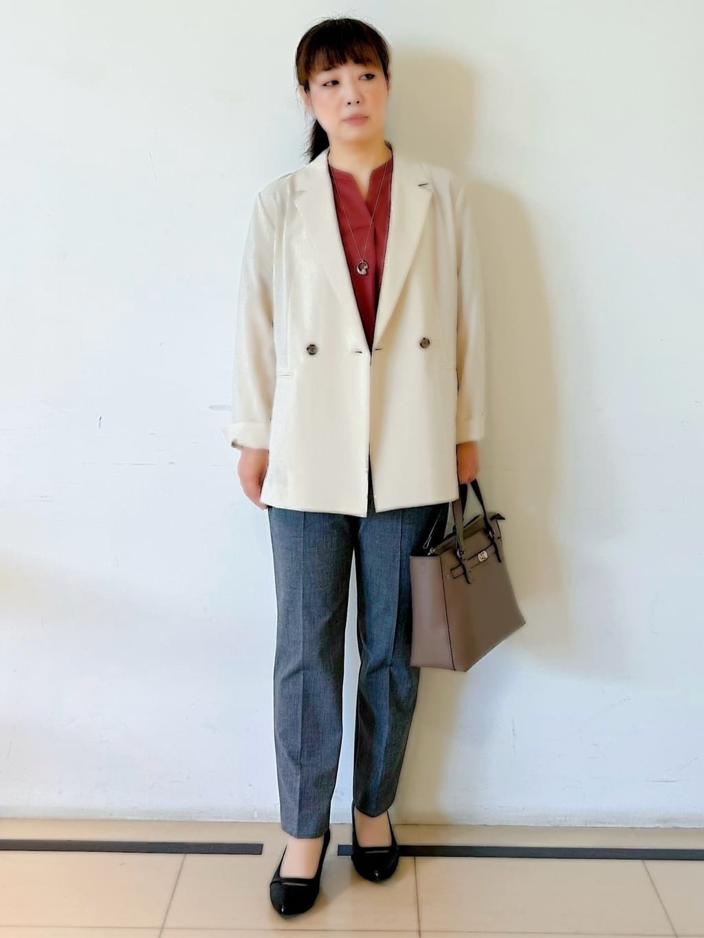 ひーさんの「Reflect｜【すっきり見え！長め丈／マシンウォッシュ可】スキッパーネックジャージトップス」を使ったコーディネート