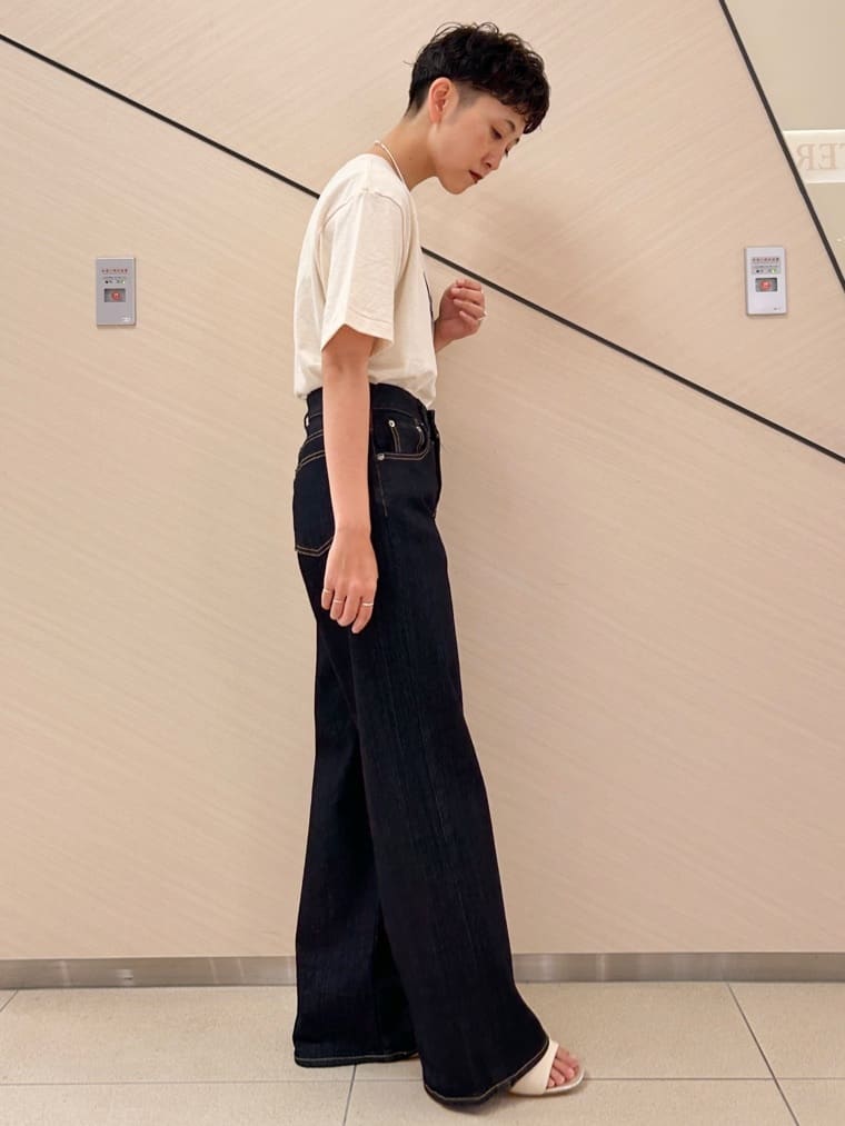 OCHIAIさんの「DRESSTERIOR｜【本革】リアルレザー ハンドストラップ ミニウォレット」を使ったコーディネート