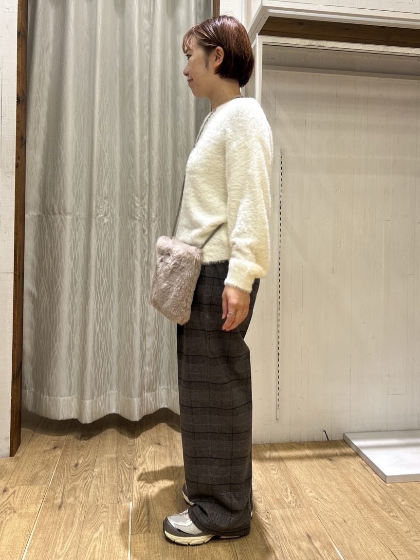 ga_riさんの「THE SHOP TK｜【華やかで柔らか】ふわふわフェザーニット/洗える・前後2WAY」を使ったコーディネート