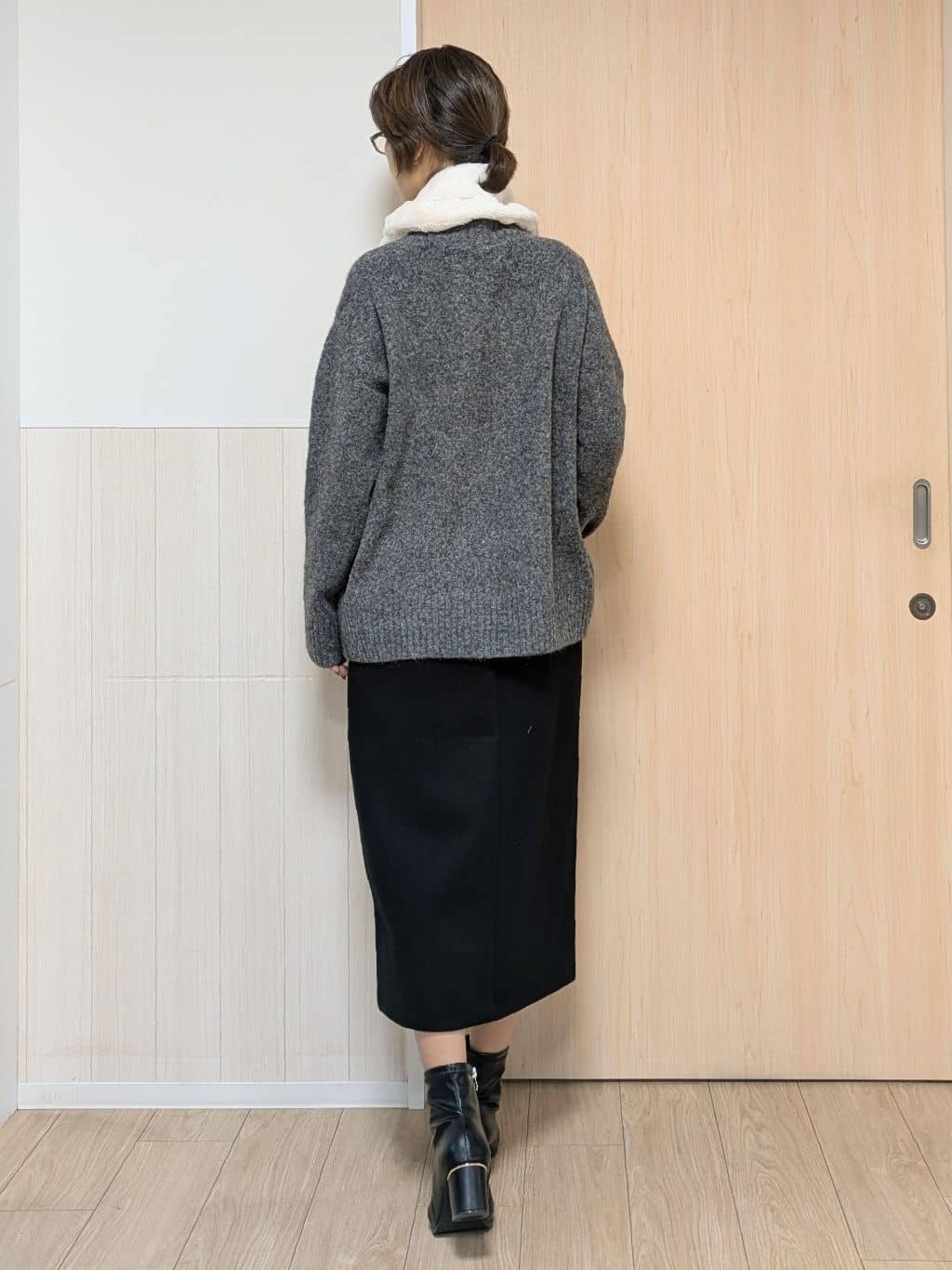 YuAさんの「SHOO･LA･RUE｜【S-LL/あったか】すらりときれい見え ベイカー風ナロースカート」を使ったコーディネート