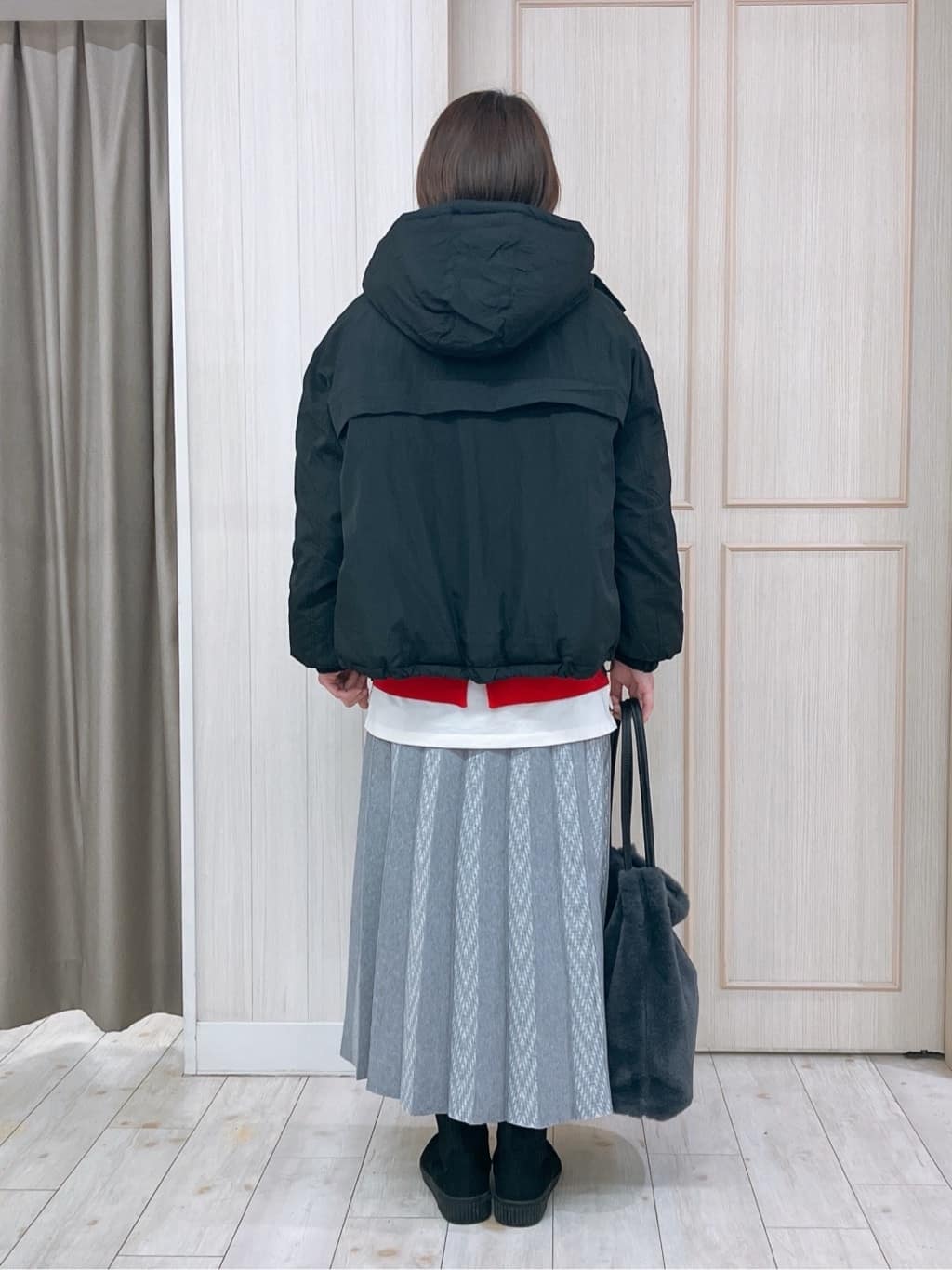 Turnerさんの「SHOO･LA･RUE｜【撥水/あったか】たっぷり着られる 中綿モンスターショートコート」を使ったコーディネート
