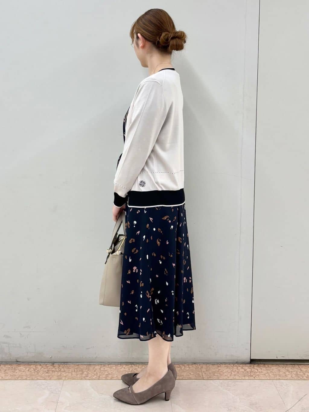 Satoさんの「Reflect｜【WEB先行カラーあり／手洗い可／アンサンブル可】バイカラーカーディガン」を使ったコーディネート