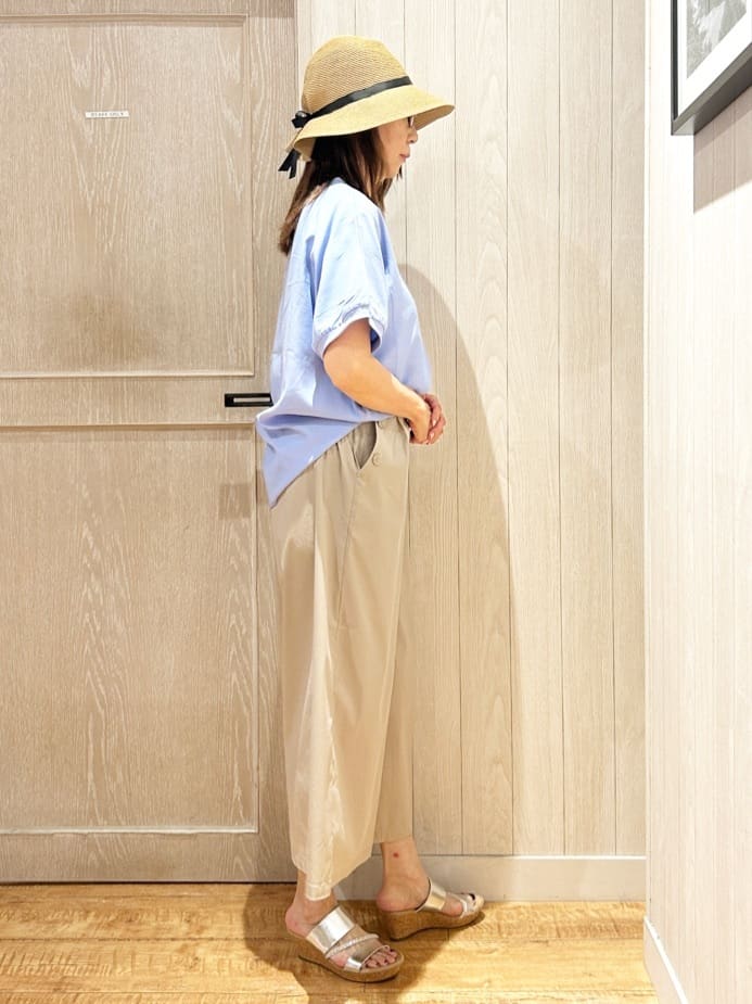 yukaさんの「SHOO･LA･RUE｜【ひんやり/洗濯後しわになりにくい】リブ切り替えドルマンブラウス」を使ったコーディネート