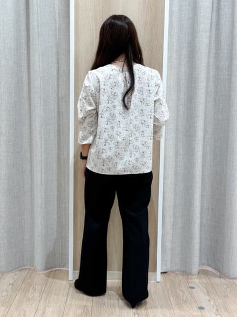 sachiさんの「grove｜すっきりもリラックスも叶える　ウエストイージー美脚フレアパンツ」を使ったコーディネート