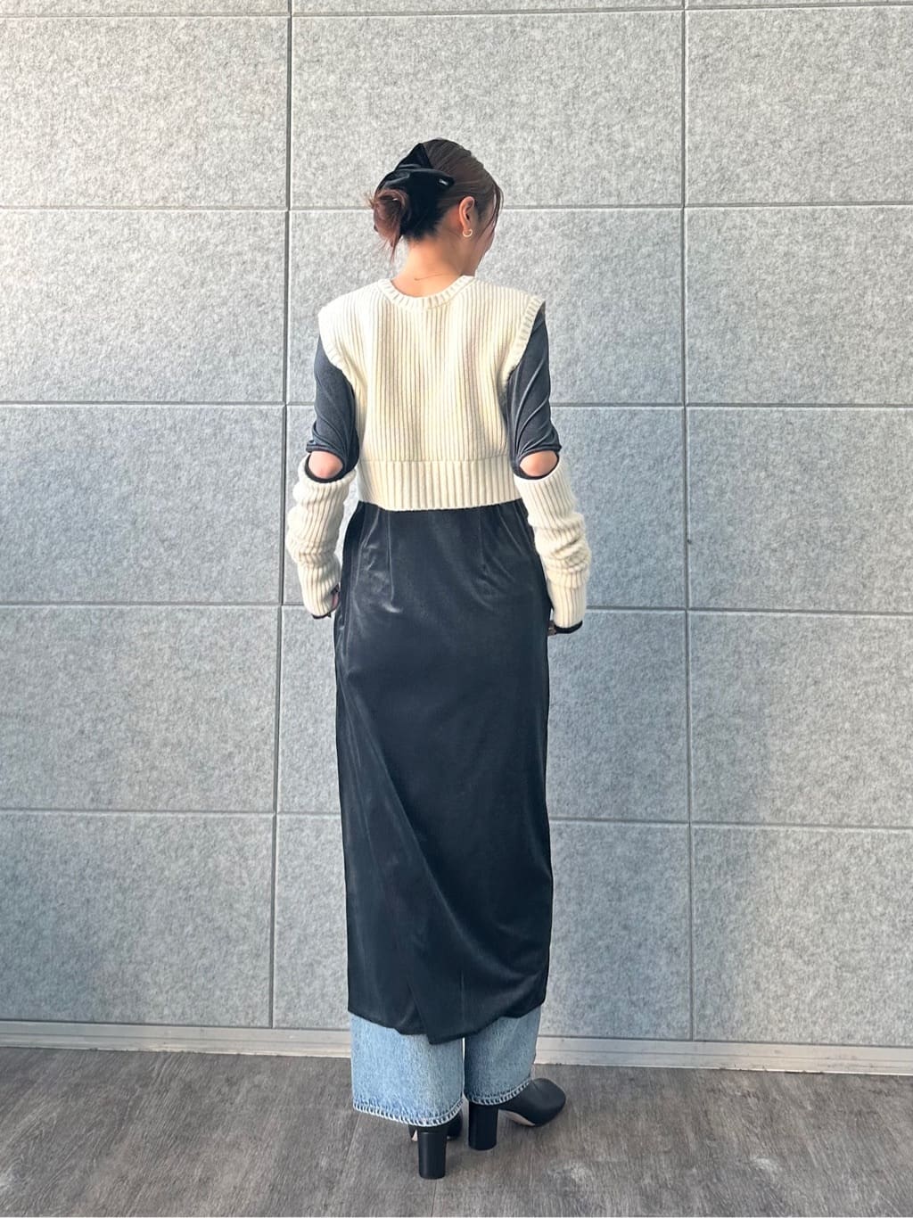 harunaさんの「CODE A｜dual form vest knit」を使ったコーディネート