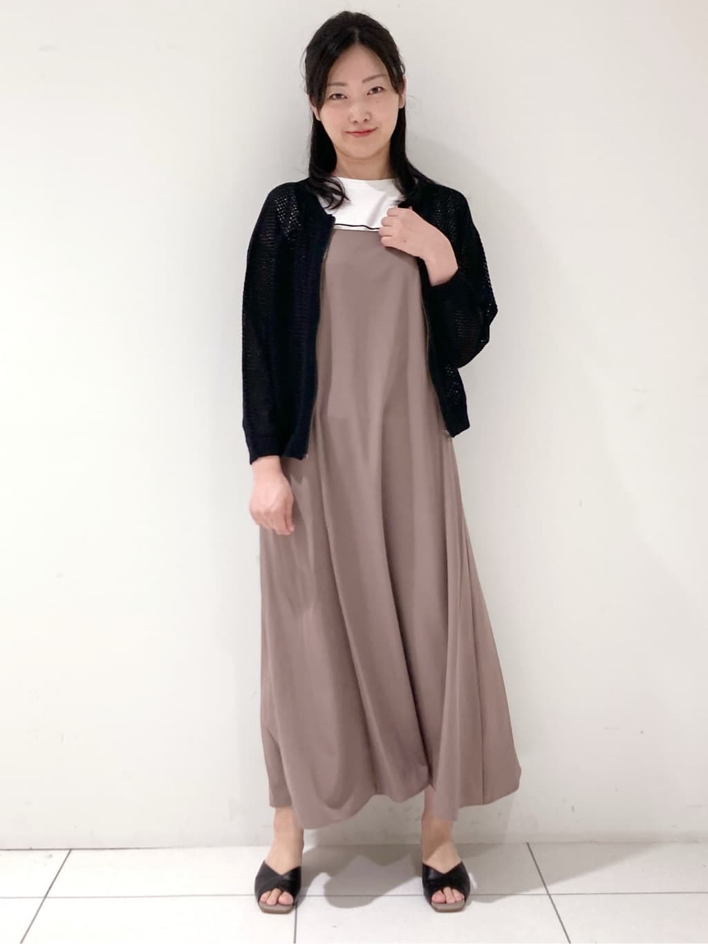 momokoさんの「INDIVI｜【UVケア】エアリージョーゼット キャミワンピース」を使ったコーディネート