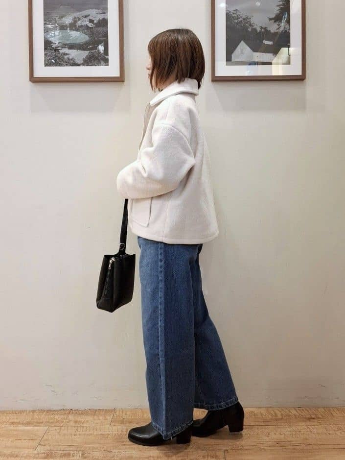 まあるさんの「SHOO･LA･RUE｜キラキラバックストレッチブーツ」を使ったコーディネート