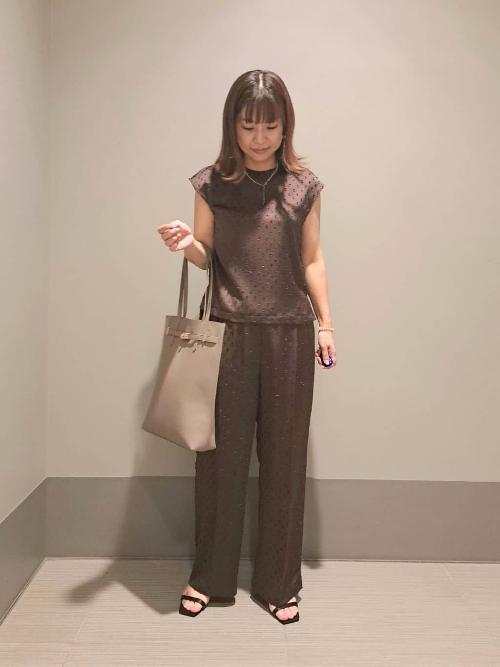 Takahashiさんの「DRESSTERIOR｜ベルトスクエアレザートートバッグ」を使ったコーディネート