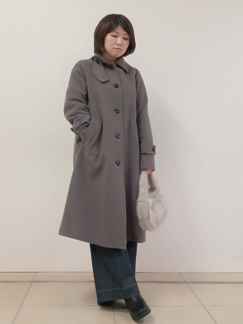 emiさんの「DRESSTERIOR｜Super110sウールステンカラーコート」を使ったコーディネート