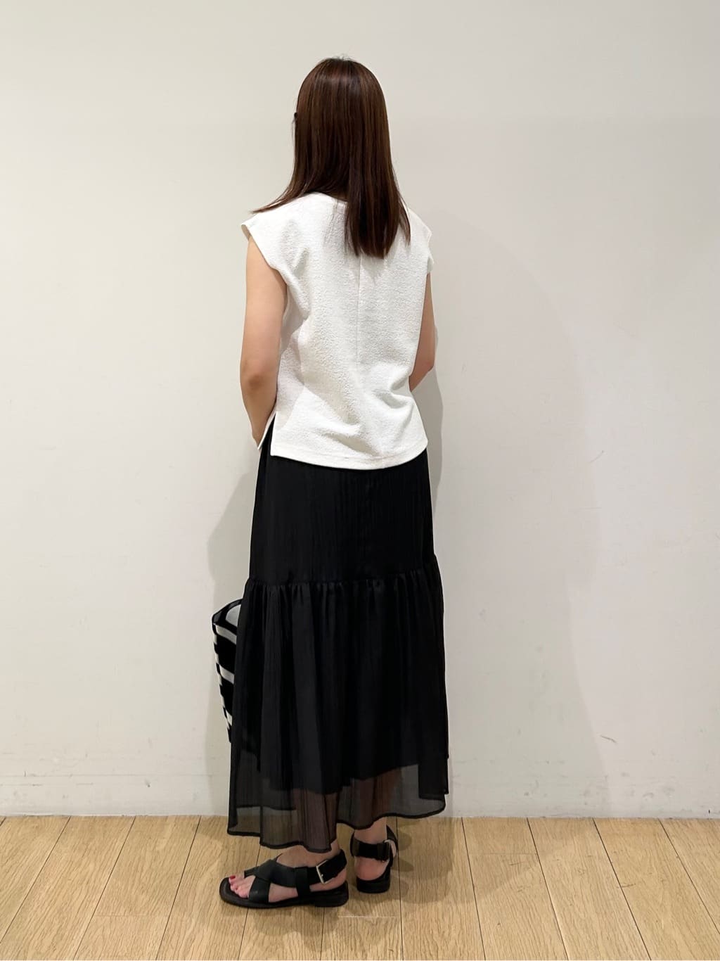 kozueさんの「INDIVI｜【2点セット／着回し◎】ノースリーブ＆ティアードスカート カセット服」を使ったコーディネート