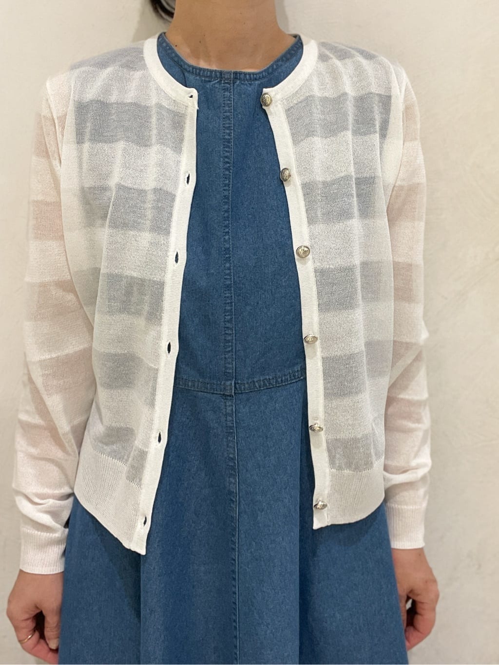 hiroさんの「grove｜シアーボーダーカーディガン」を使ったコーディネート