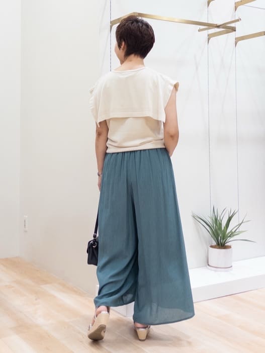 シュウコさんの「grove｜【ひんやり/UVカット】大人の可愛さ　セーラーカラーニット」を使ったコーディネート