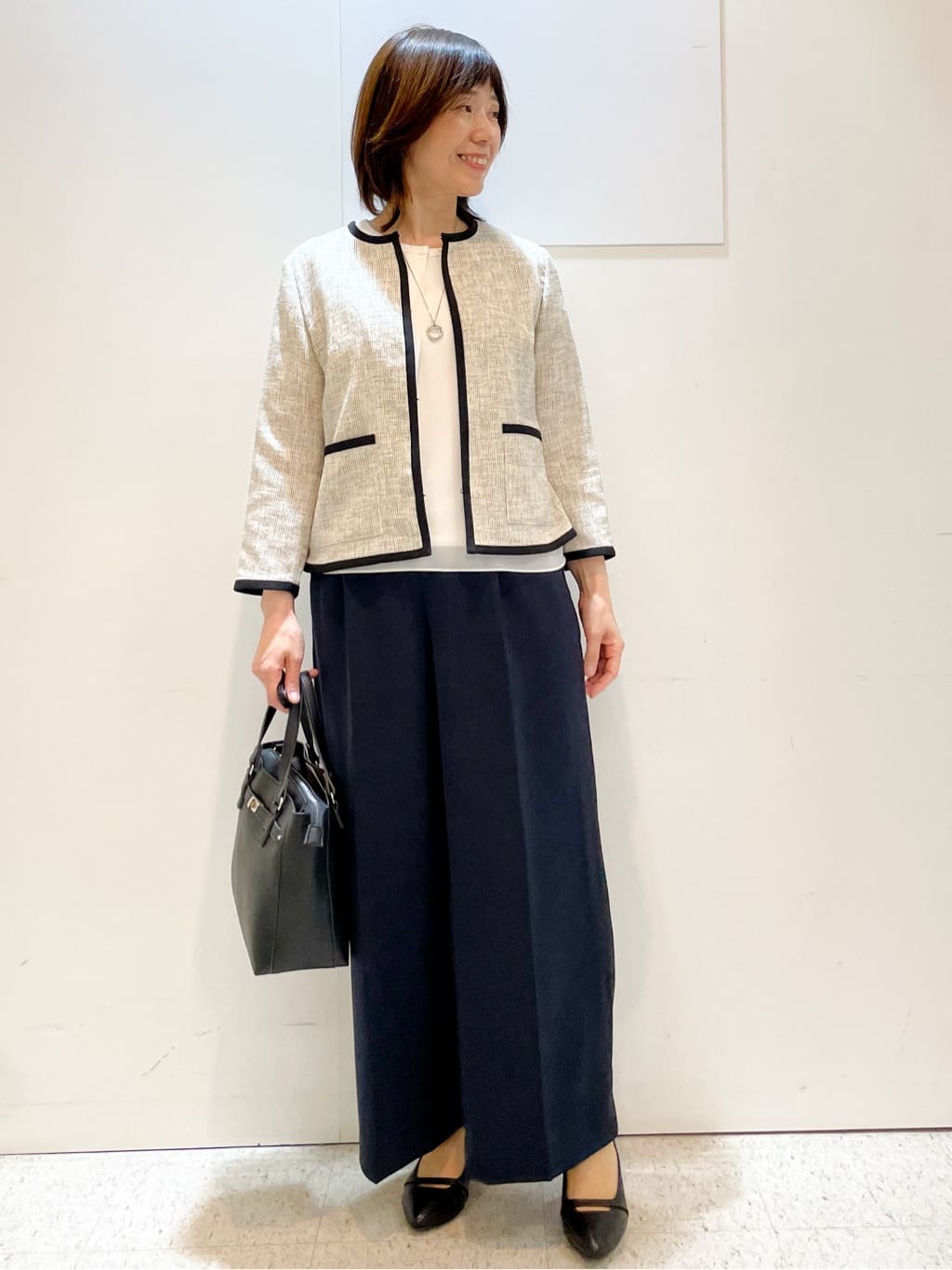 めいさんの「Reflect｜【一枚着で着映え◎／ジャケットのインナーにも】フロント開きブラウス」を使ったコーディネート