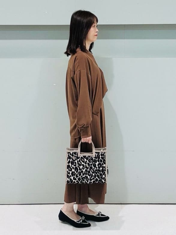 makiさんの「UNTITLED｜【セットアップ可/スキッパー/ゆったり】リラクパウダーシャツ」を使ったコーディネート