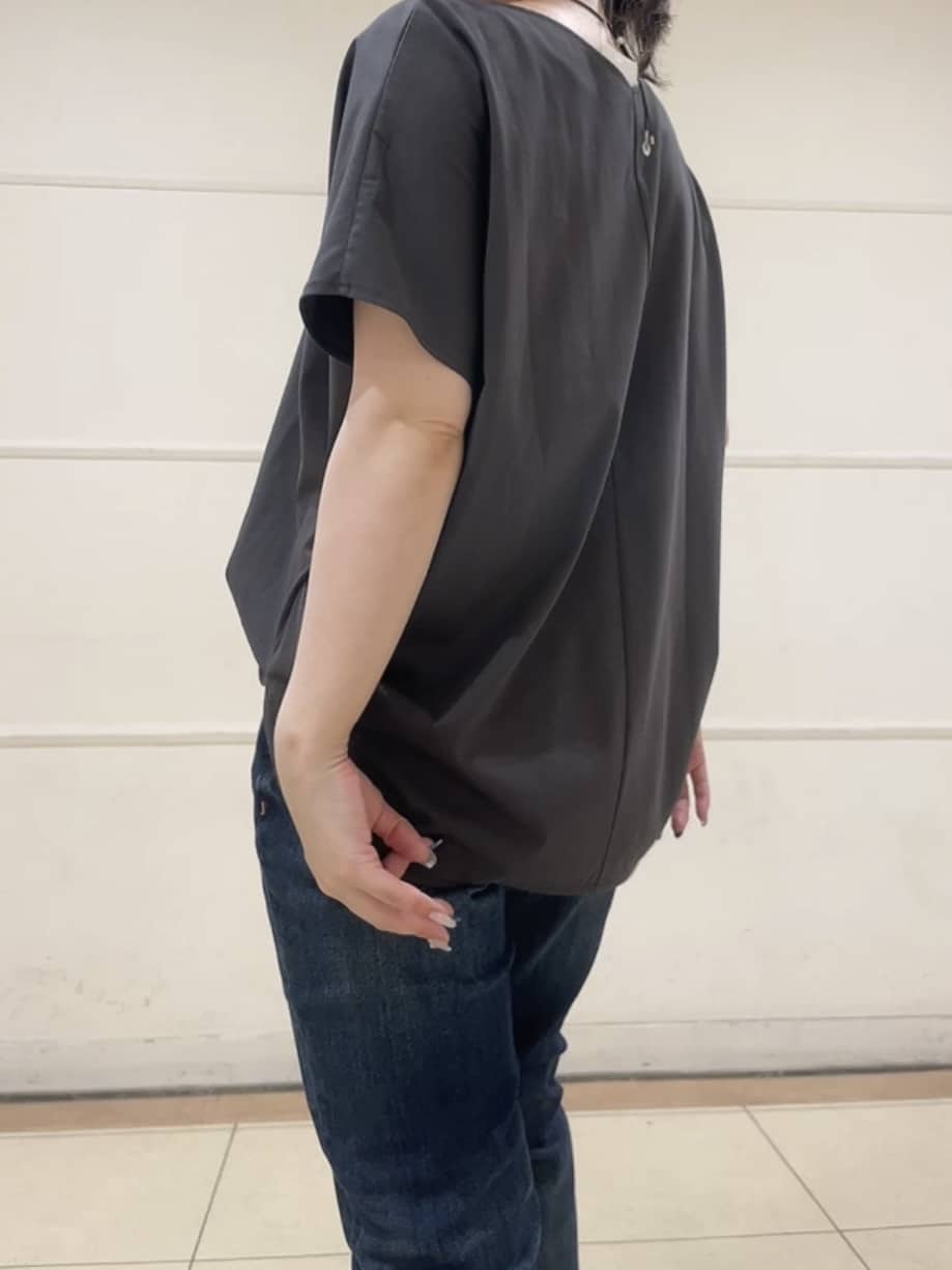 watanabeさんの「UNTITLED｜【接触冷感/洗える】Vネックコットンプルオーバー」を使ったコーディネート