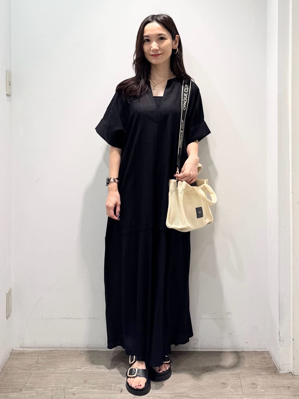yuicciさんの「OPAQUE.CLIP｜レーヨン麻キーネックワンピース【洗える】」を使ったコーディネート