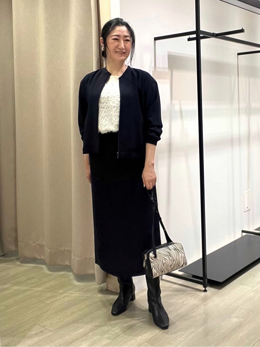 TOMOMIさんの「INDIVI｜【インナーとしても活躍！】フリンジジャカードチュニック」を使ったコーディネート