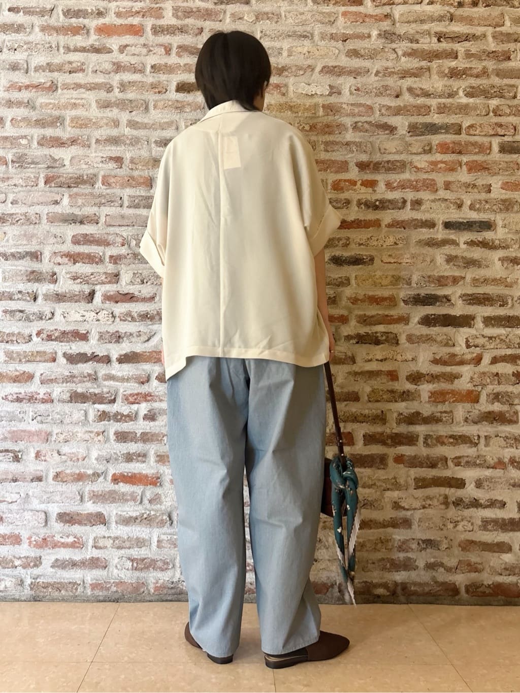 しばさんの「THE SHOP TK｜ドルマン半袖ジャケット【洗える】」を使ったコーディネート