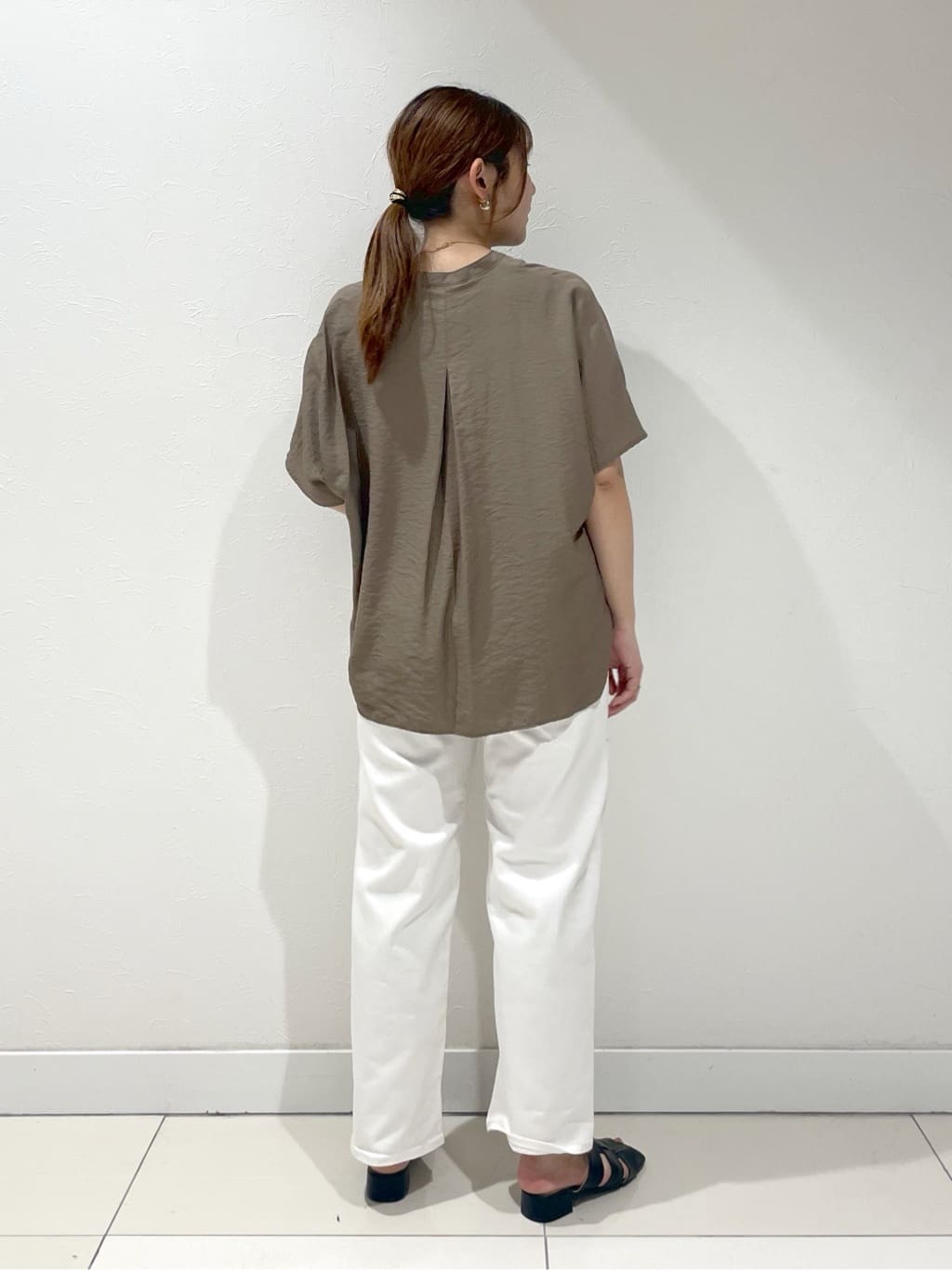 YUUKIさんの「INDIVI｜◆【洗える／UVケア／SETUP可能】スキッパードルマンブラウス」を使ったコーディネート