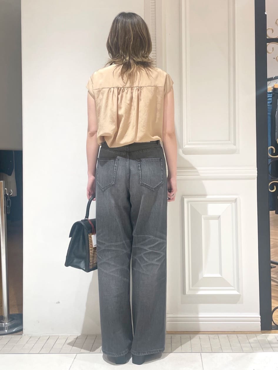 makiさんの「DRESSTERIOR｜ヴィンテージ加工ワイドデニムパンツ」を使ったコーディネート