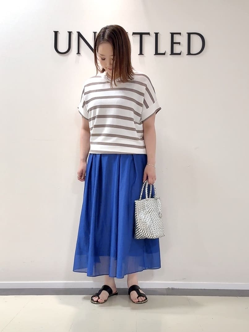 YUIさんの「UNTITLED｜【後ろウエストゴム/洗える】シアーフレアースカート」を使ったコーディネート
