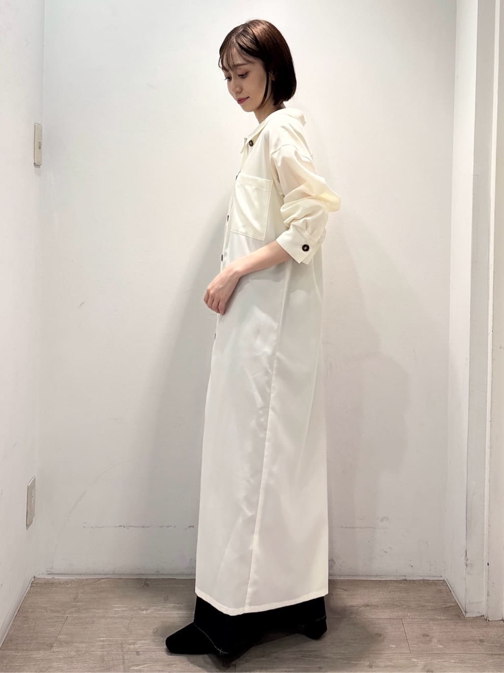 ぶまりんさんの「OPAQUE.CLIP｜【es】ダブルポケットロングシャツワンピース【洗濯機OK】」を使ったコーディネート