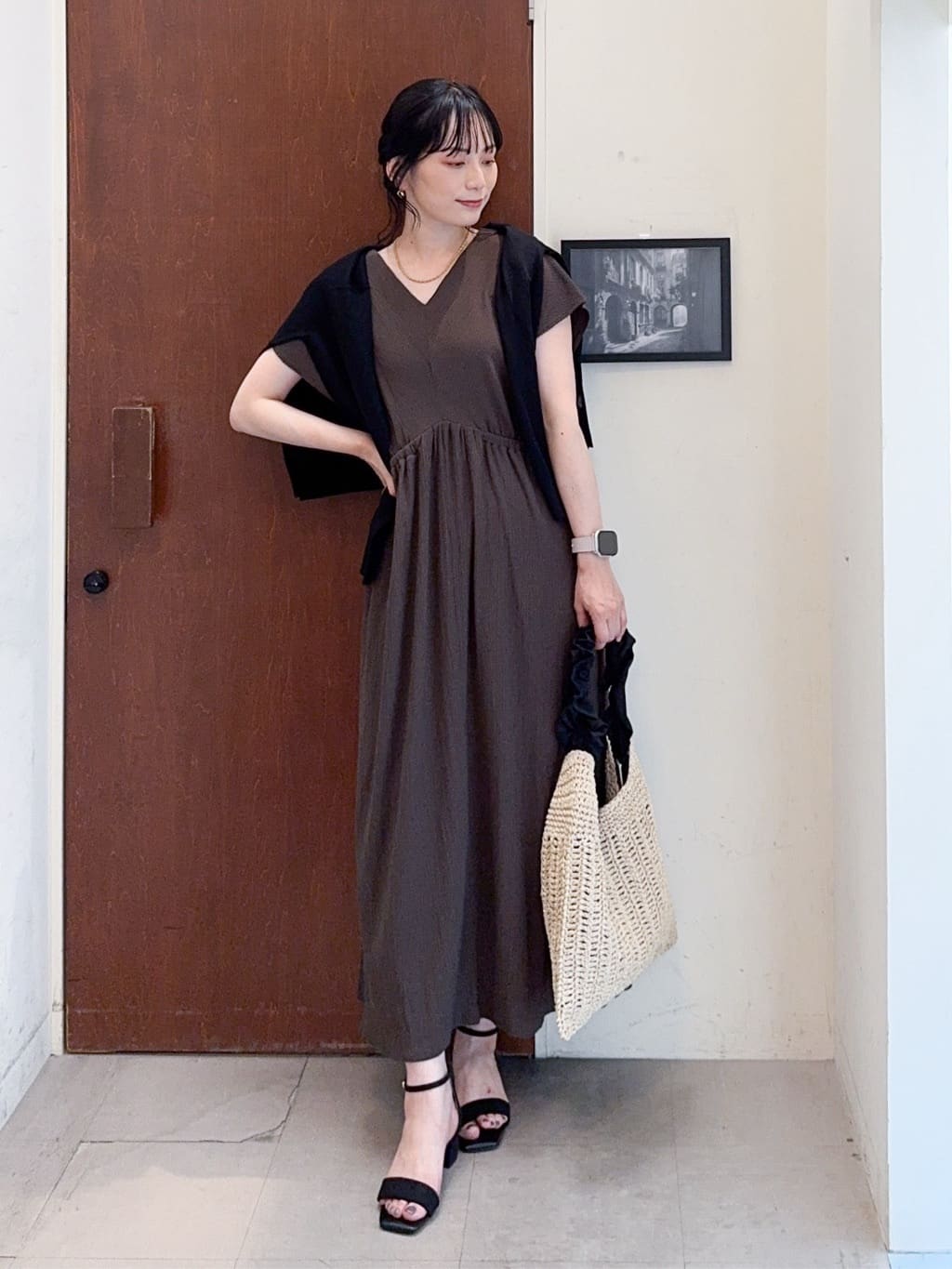𝐇𝐢𝐫𝐨𝐦𝐢さんの「SHOO･LA･RUE｜【前後2WAY】さらりと大人上品に 楊柳フレンチワンピース」を使ったコーディネート
