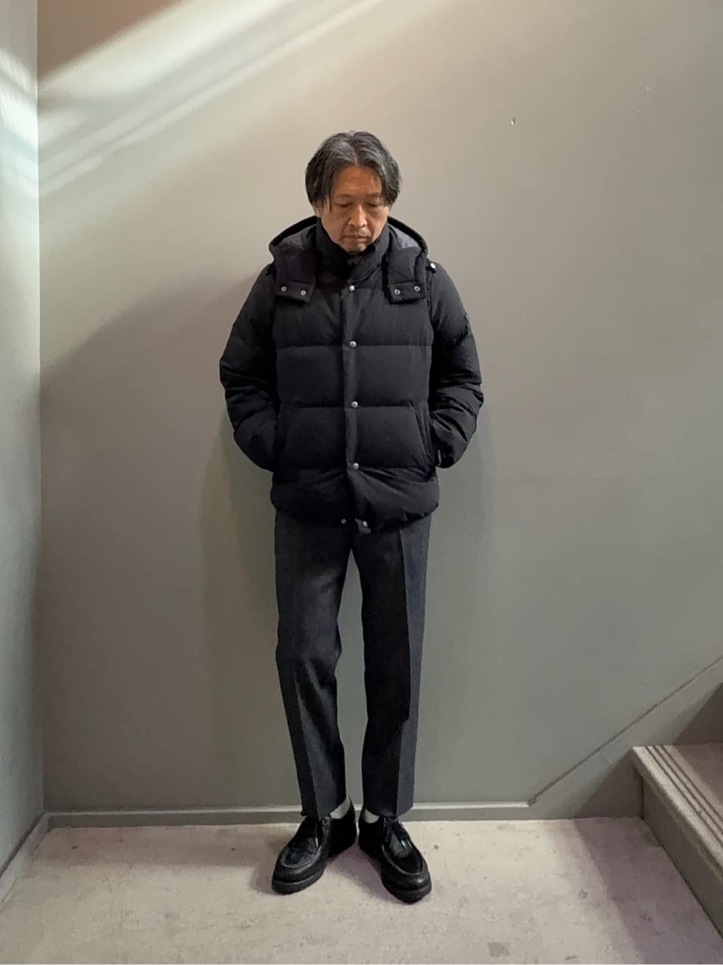 デザイナーTAKEman さんの「TAKEO KIKUCHI｜【Air Palette Knit】ワンポイント カラーニット プルオーバー」を使ったコーディネート