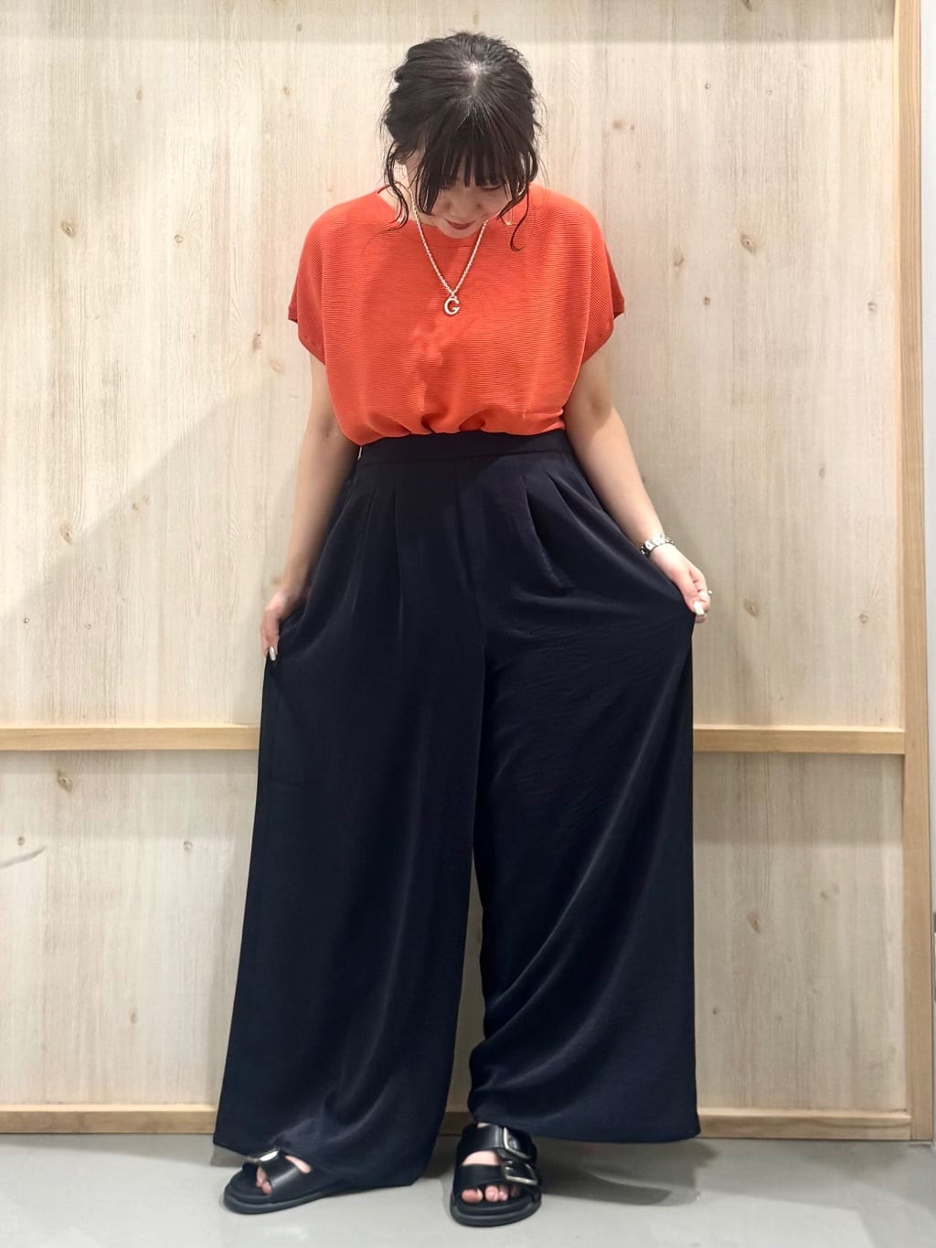 nanaさんの「THE SHOP TK｜【6色展開】さらさらフレンチニット【毛玉になりにくい/洗濯機OK】」を使ったコーディネート