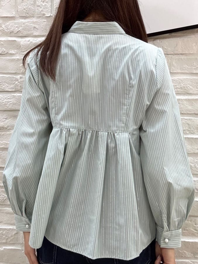 mihaさんの「index｜ラメピンストライプイージーテーパードパンツ【洗濯機洗い可／ストレッチ】」を使ったコーディネート