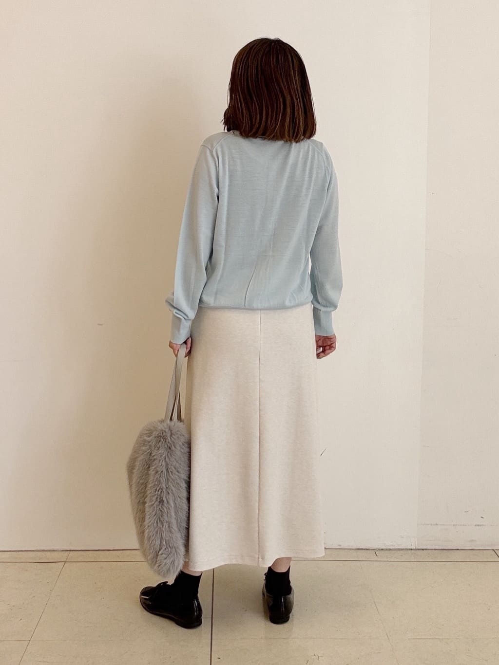 yoshiyaさんの「INDIVI｜ウォッシャブルウールストール」を使ったコーディネート
