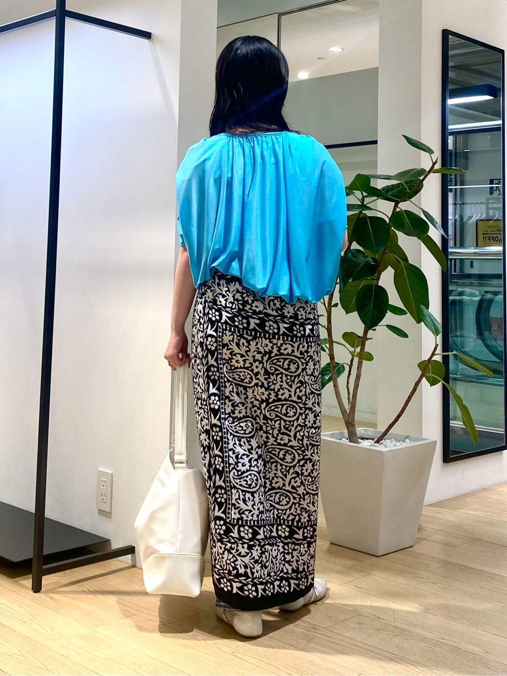 misakiさんの「INDIVI｜【洗える／体型カバー】シャーリングシアートップス」を使ったコーディネート