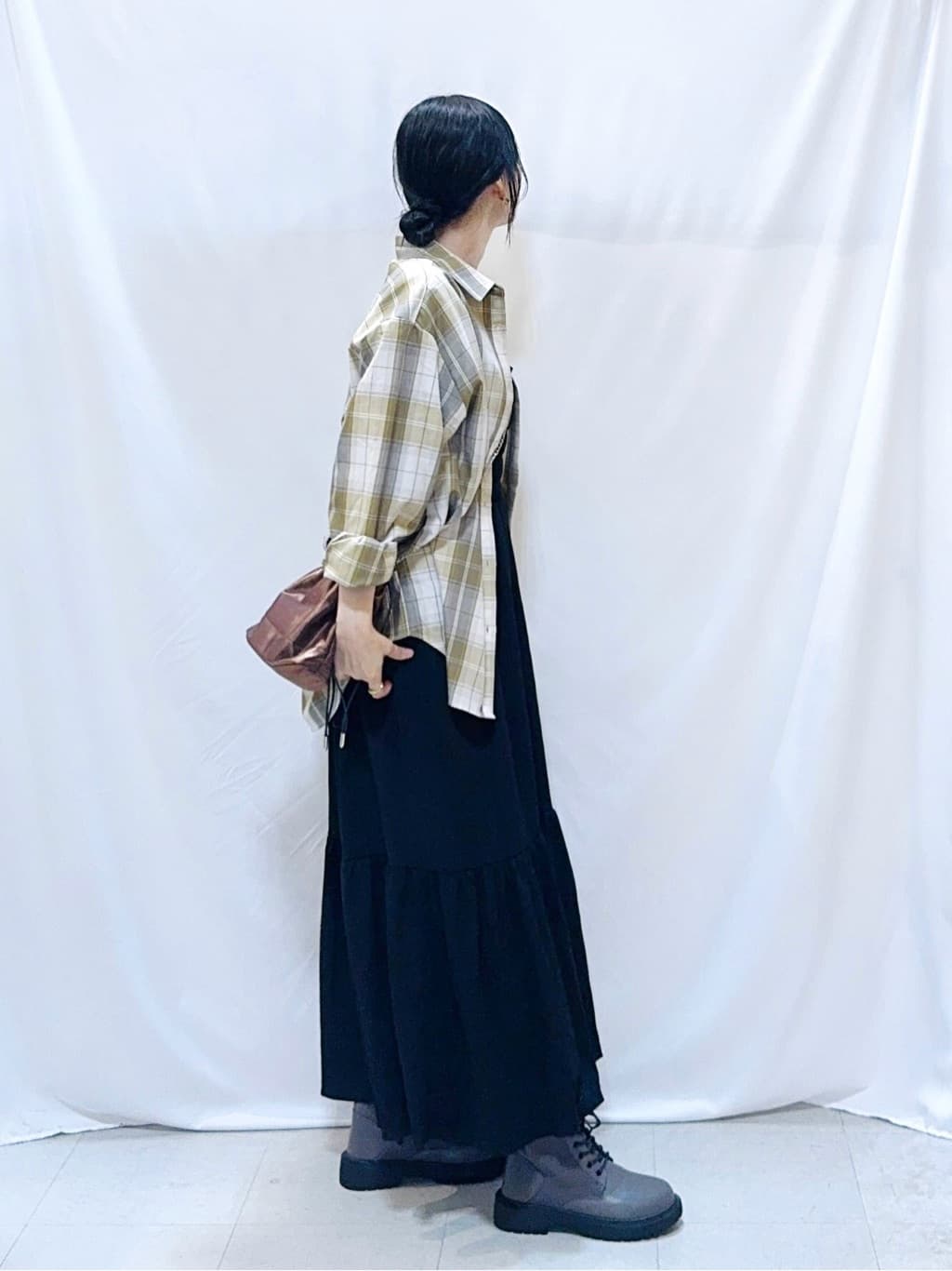 𝐇𝐢𝐫𝐨𝐦𝐢さんの「SHOO･LA･RUE｜【洗濯機可/S-LL】程よい抜け感 大人のチェックシャツ」を使ったコーディネート