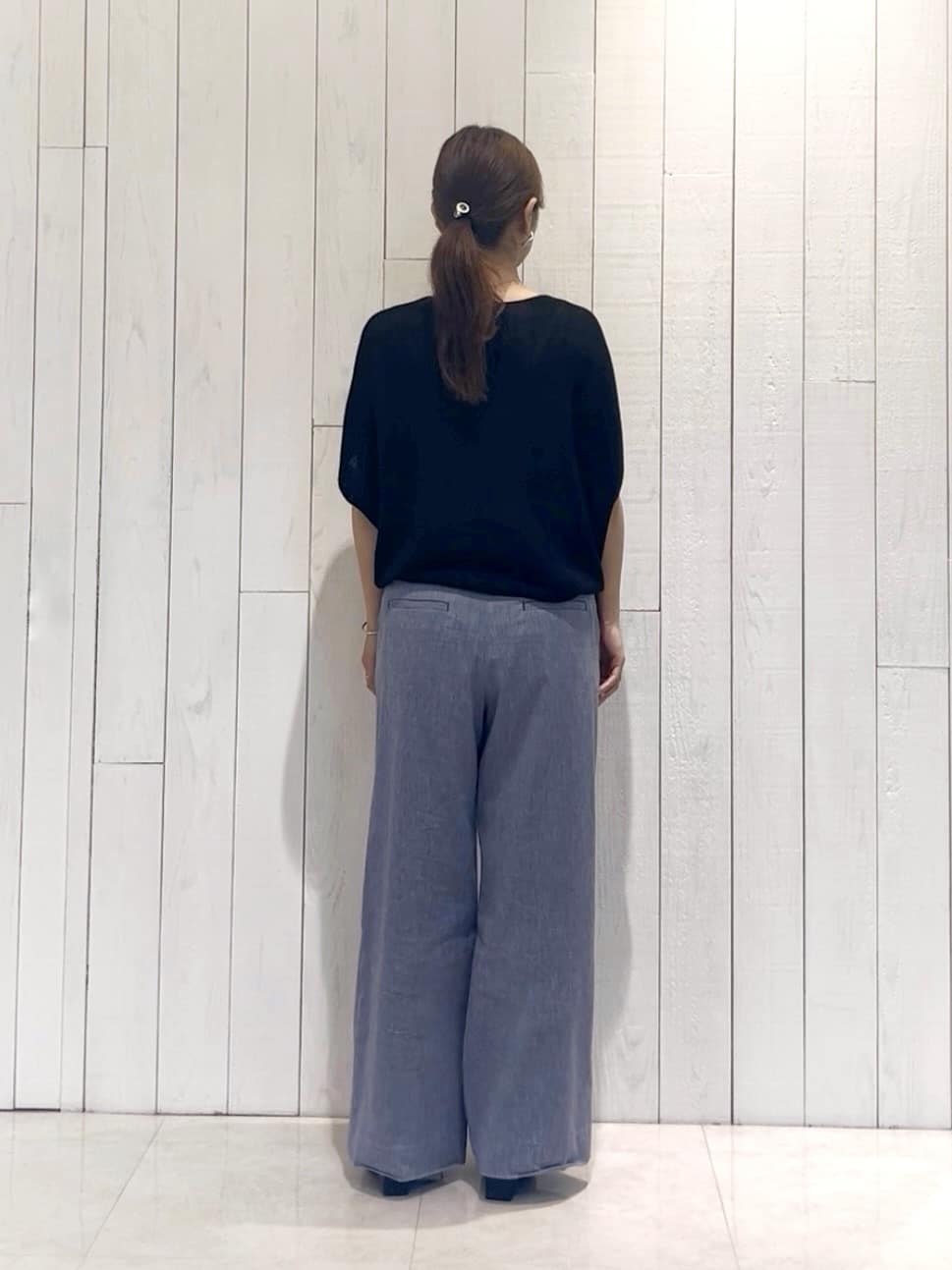 𝑹𝑶𝑴𝑰さんの「INDIVI｜【洗える／清涼感】コクーンシルエットニット」を使ったコーディネート