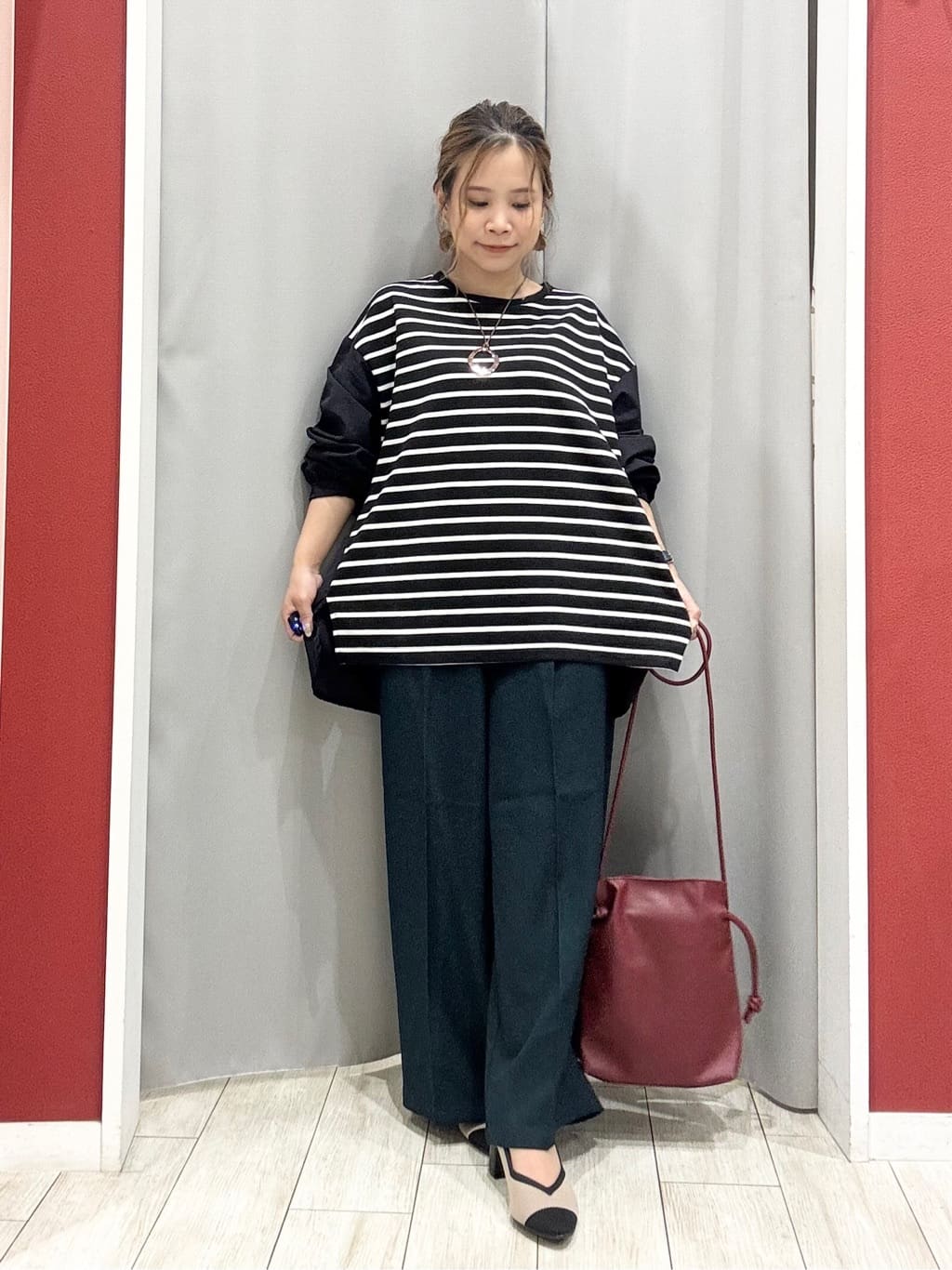 shioさんの「SHOO･LA･RUE｜【S-LL】インせず決まる 背中タック入り パフ袖トップス」を使ったコーディネート