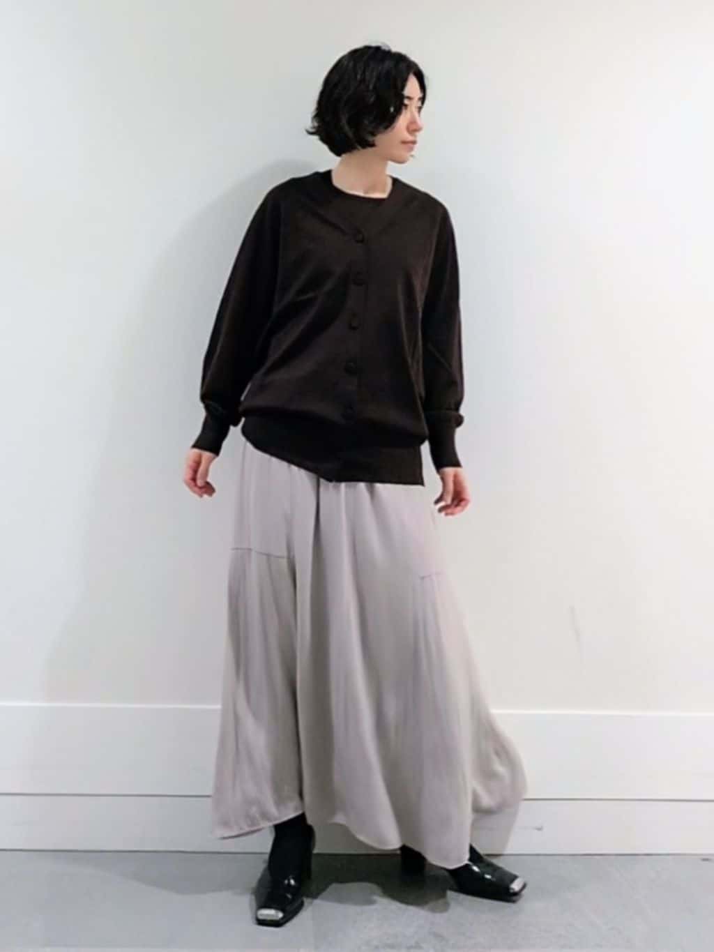 ミズタさんの「UNTITLED｜【アンサンブル可/洗える/Vネック】ウールシルクカーディガン」を使ったコーディネート